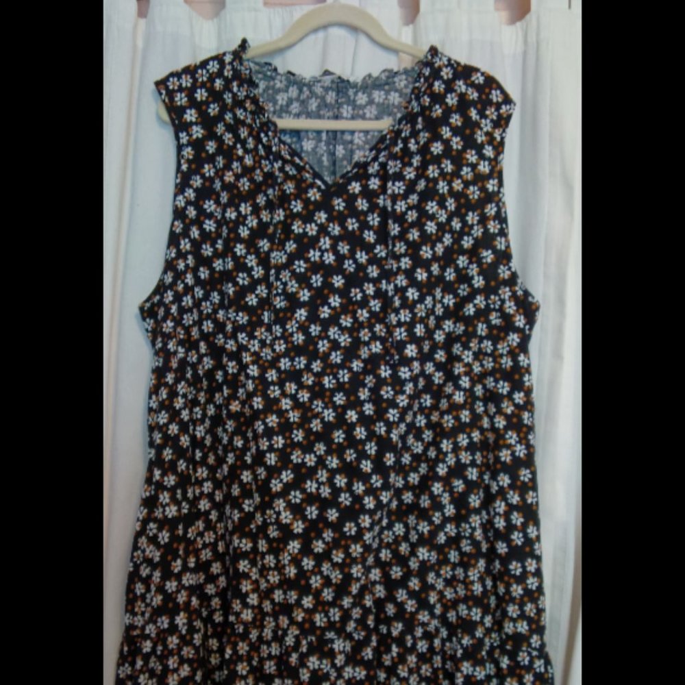 Sonoma black/white floral dress in size 3x.